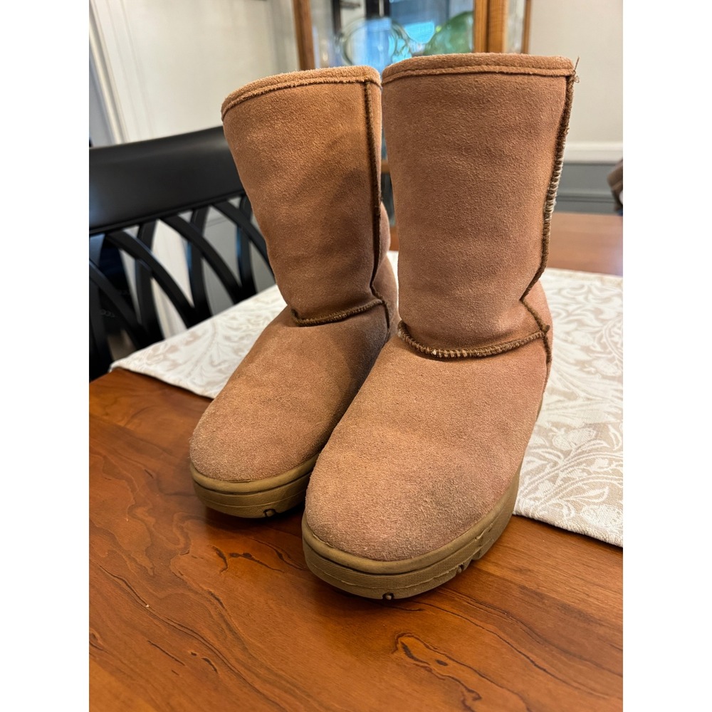 RJs Fuzzies Womens 6 Chestnut Tan Suede Sheepskin Lined Mid Calf Winter Boots